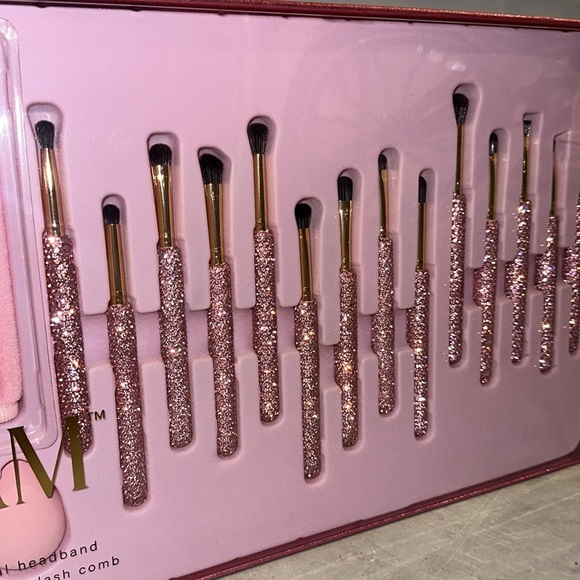 Glitz and Glam PINK bling brush set NIB 30 pcs rhinestone makeup tools - Picture 7 of 8